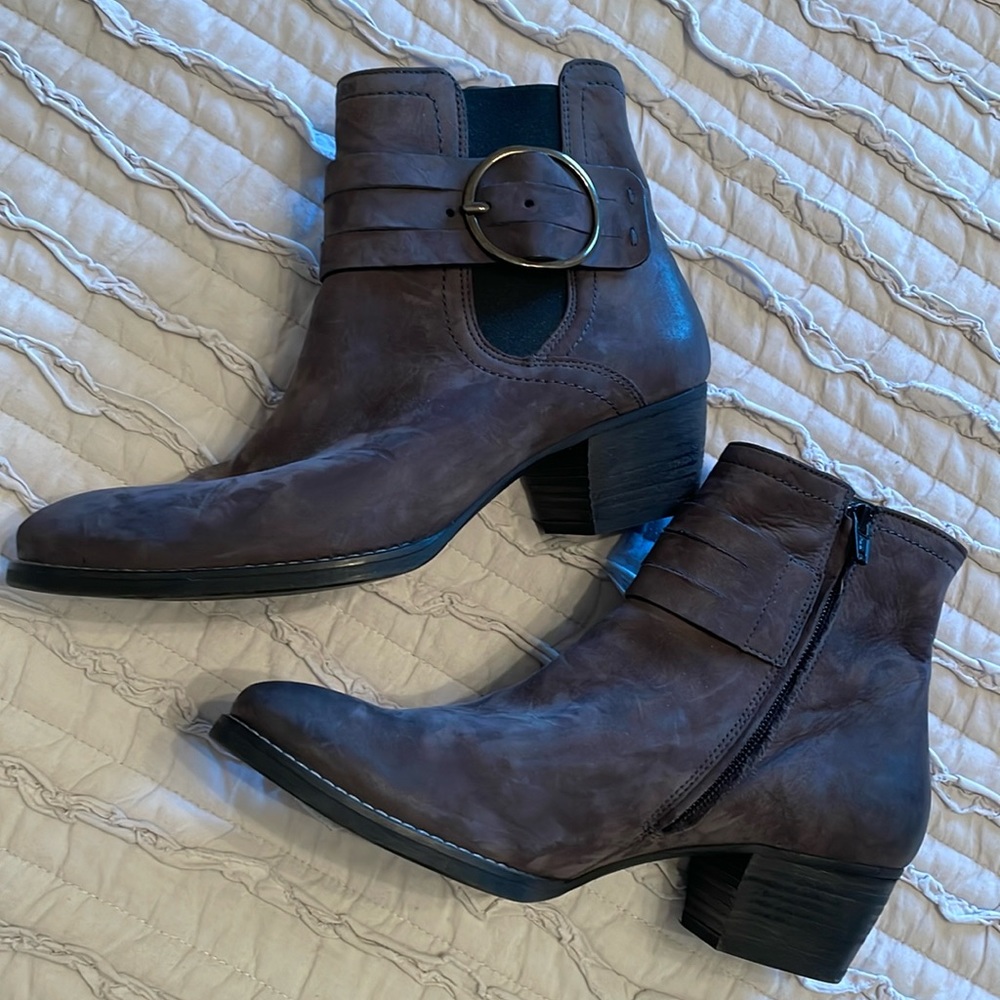 Paul Green Ankle Booties . Charcoal gray . Excellent gently used condition .
